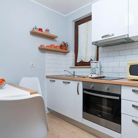 Tereza A2 アパート *